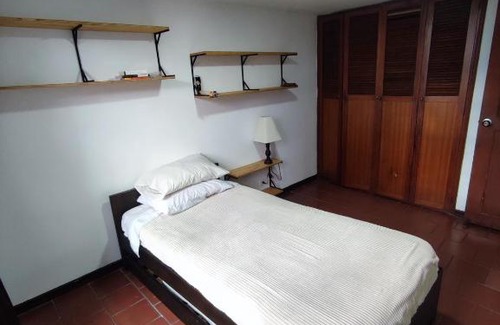 Robledo House | Casa campestre en la ciudad