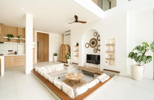 Batu Bolong Villa | Casa Canggu by Yolla Hospitality