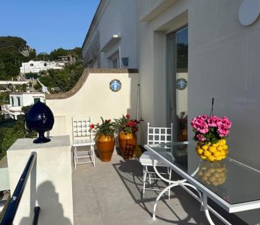 Tiberio House | Casa Cantasol - Capri