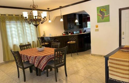 San Ignacio House | Casa Carimi, San Ignacio