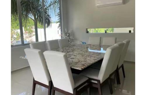 Crucecita House | Casa cascada candela