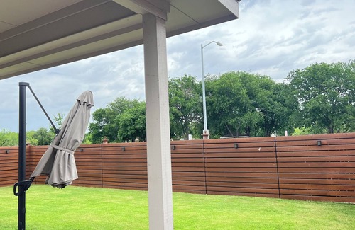 Fort Worth House | Casa Cerca de Restaurantes, Stockyard y Motor Speedway!