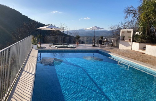 Algarinejo House | Casa Cerretillo, "A slice of paradise" Rural White House with Modern Luxuries