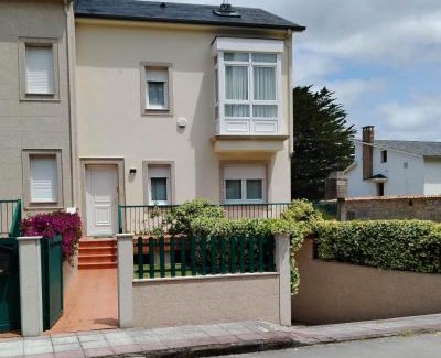 Laxe House | CASA CHALET ATALAYA a pie de playa en Laxe