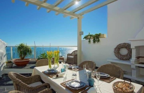 Peneco Beach Villa | Casa Chanel - Ocean front with rooftop SPA Jacuzzi