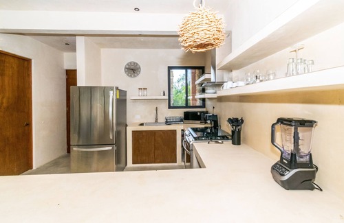 Tulum House | Casa Chida/Solar/2BR/Huge pool/Roof bar/Starlink High Speed Internet.