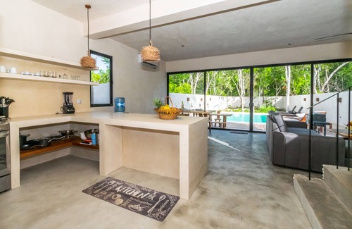 Tulum House | Casa Chida/Solar/2BR/Huge pool/Roof bar/Starlink High Speed Internet.