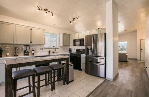 Taylor Ranch House | Casa Chiliwood - Short Walk to Petroglyphs/Taylor Ranch
