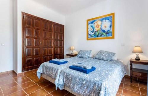 Alporchinhos Bed & Breakfast | Casa Cinco Cupulas
