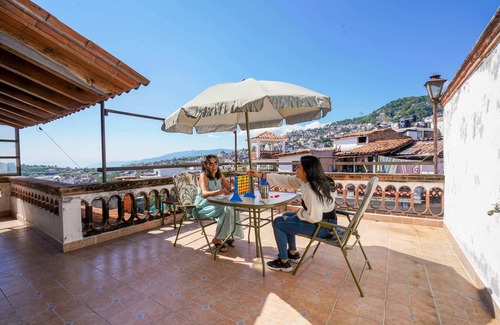 Taxco House | Casa colonial con gran vista | Ubicación perfecta