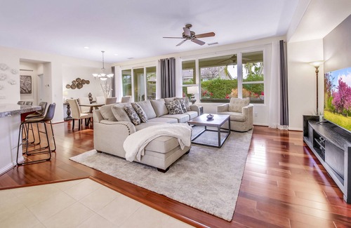 La Quinta House | Casa Colonias: Community pool and spa, luxury interiors!