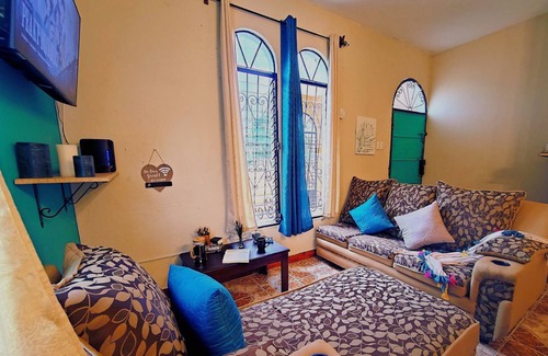 Mazatenango House | Casa Completa con A/C- Parqueos Gratis - 7 min. Plaza Americas- Mazatenango.