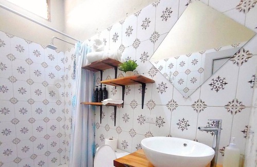 Mazatenango House | Casa Completa con A/C- Parqueos Gratis - 7 min. Plaza Americas- Mazatenango.