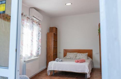 Ruidera Apartment | Casa con jardín y piscina privada