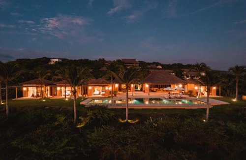 Lazaro Cardenas Villa | Casa Constantia Beach Front Villa