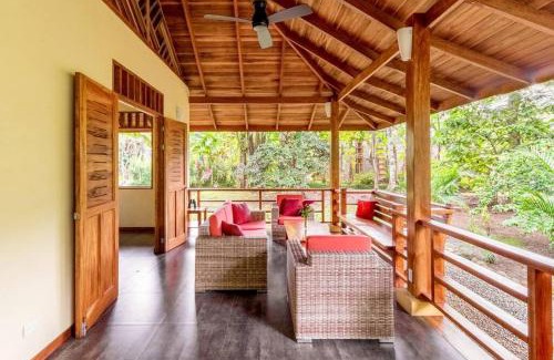 Puerto Viejo de Talamanca Apartment | Casa Corazón - A Wave from It All