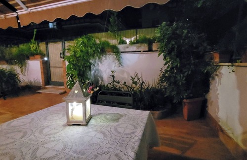 Gianicolo Apartment | Casa Costanza: Cozy and practical apartment with garden