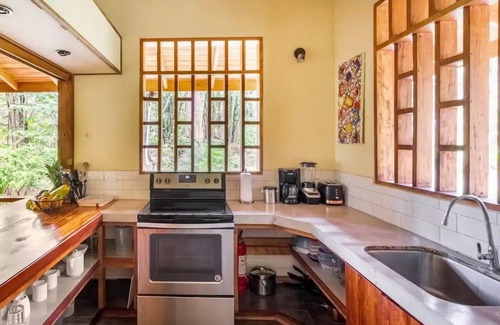 Puerto Viejo de Talamanca House | Casa Corazón - Cozy vacation home near beach & rainforest