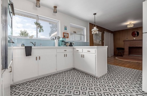 Hot Springs House | Casa Cremosa
