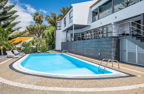 Sao Goncalo Villa | Casa Crerital - By Wehost