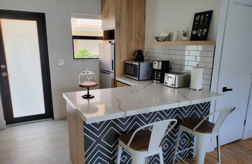 The Roads Apartment | Casa Cuba in Little Havana, 10min From Airport, 10min to Miami Beach