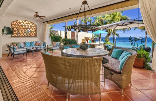 Los Cabos Villa | Casa Cuvee | Beachfront Villa in Hacienda Beach Club