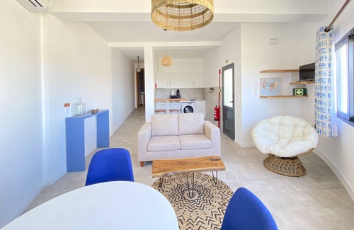 Vila Franca do Campo Apartment | Casa da Baleia T1 Located on the Seafront Overlooking the Fishing Port
