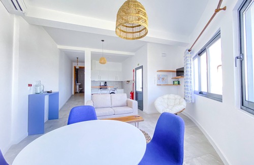 Vila Franca do Campo Apartment | Casa da Baleia T1 Located on the Seafront Overlooking the Fishing Port