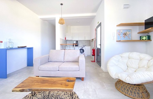 Vila Franca do Campo Apartment | Casa da Baleia T1 Located on the Seafront Overlooking the Fishing Port
