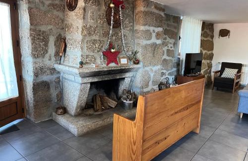Cova House | Casa da Lage - Lareiras - Lenha - Vistas rio - Gerês