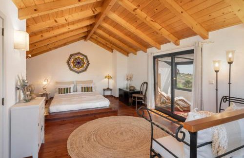 Prazeres House | Casa da Raposeira by An Island Apart
