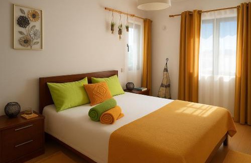 Barreira House | Casa da Risca Amarela