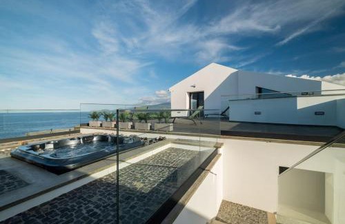 Ribeira Grande House | Casa da Suta - Jacuzzi with Ocean View