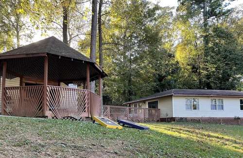Atlanta Apartment | Casa de 3 Habitaciones en Propiedad de 1.5 Acres