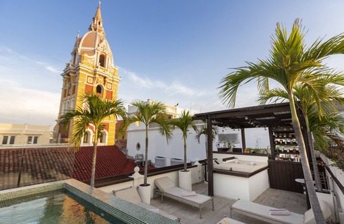 Centro House | CASA DE ALBA 7BR 8BTHR MANSION FRONT MAIN CATHEDRAL 2 POOL STAFF INCLUDED