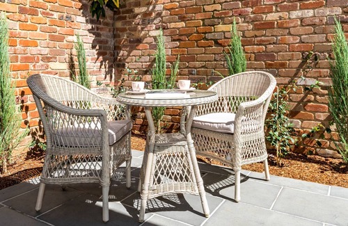 Berry Cottage | Casa De Berry - Luxurious Hamptons-style home away from home in Berry