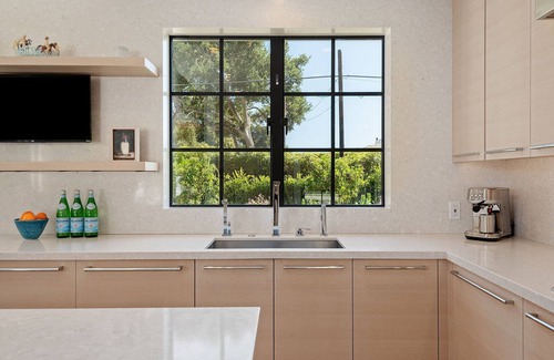 Hedgerow House | Casa de Calma - Timeless Elegance in Montecito