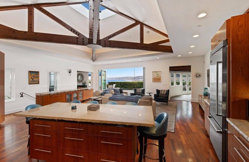 Village of La Jolla House | Casa de Costa Paseo La Jolla, Oceanfront 5 Bedroom Steps to La Jolla Village