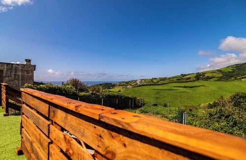 Povoacao House | Casa de Férias com Vista mar e Montanha a 5 Minutos do Centro