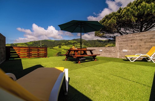 Povoacao House | Casa de Férias com Vista mar e Montanha a 5 Minutos do Centro