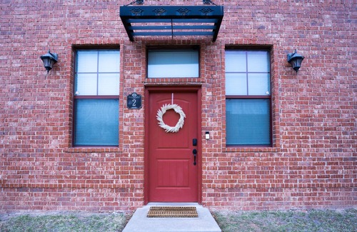 Norman House | Casa de Flo - 3 BD/3 Bath SPACIOUS CONDO