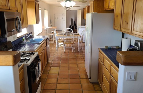 Santa Fe House | Casa De La Loma, Spacious 4-bedroom house in wonderful Santa Fe with AC.