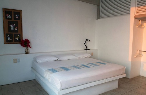 Las Playas Hotel | Casa de la Luna in Acapulco