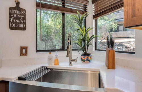 Tucson Condo | Casa de la Paloma - Peaceful Golf Course Luxury Retreat