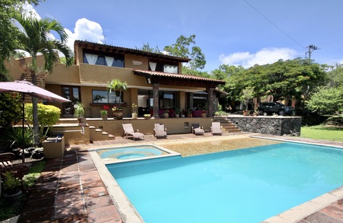Tepoztlan House | Casa de las Luces by Andiani Travel