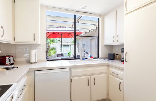 Sunrise Vista Chino Condo | Casa de Luz in sunny Palm Springs