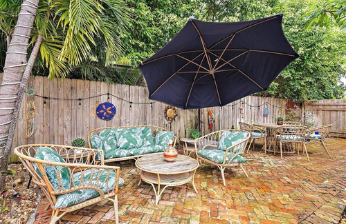Sunshine Park House | Casa De Marita - Backyard Bliss with Pool in Historic Sunshine Park