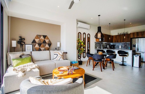Diaz Ordaz Condo | Casa de Palm Springs | Luxe 2BR in Versalles