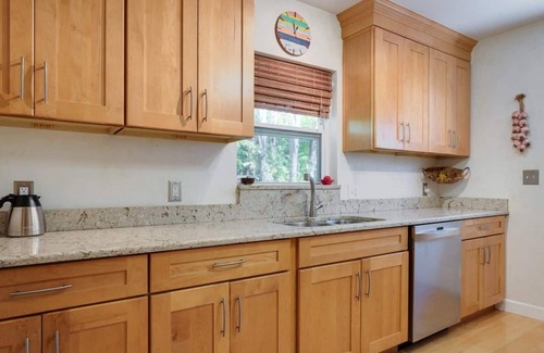Don Cesar House | Casa De Palms 2 Bed 2 Bath. Outdoor oasis’s w/heated pool. 2 blocks from beach.