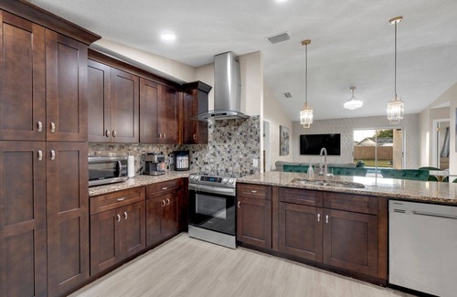 Kissimmee House | Casa De Paradiso - Modern yet comfy home at the center of it all!